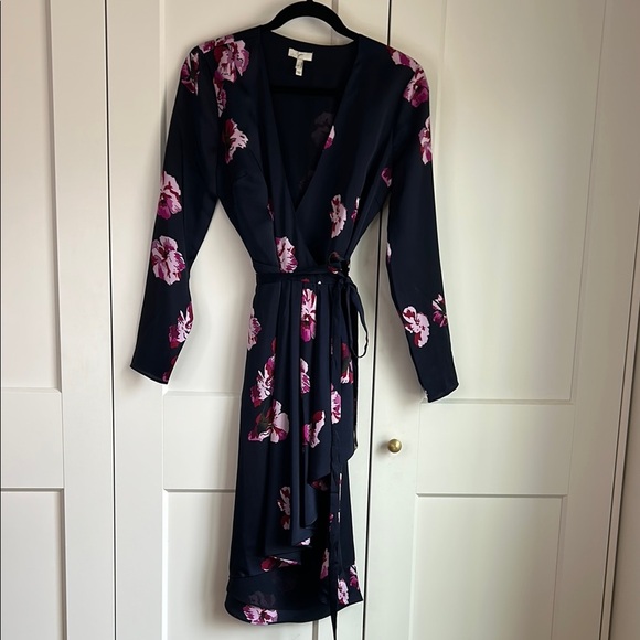 Joie Miltona Floral Wrap Dress in Midnight Navy and Pink | Medium - Picture 2 of 5